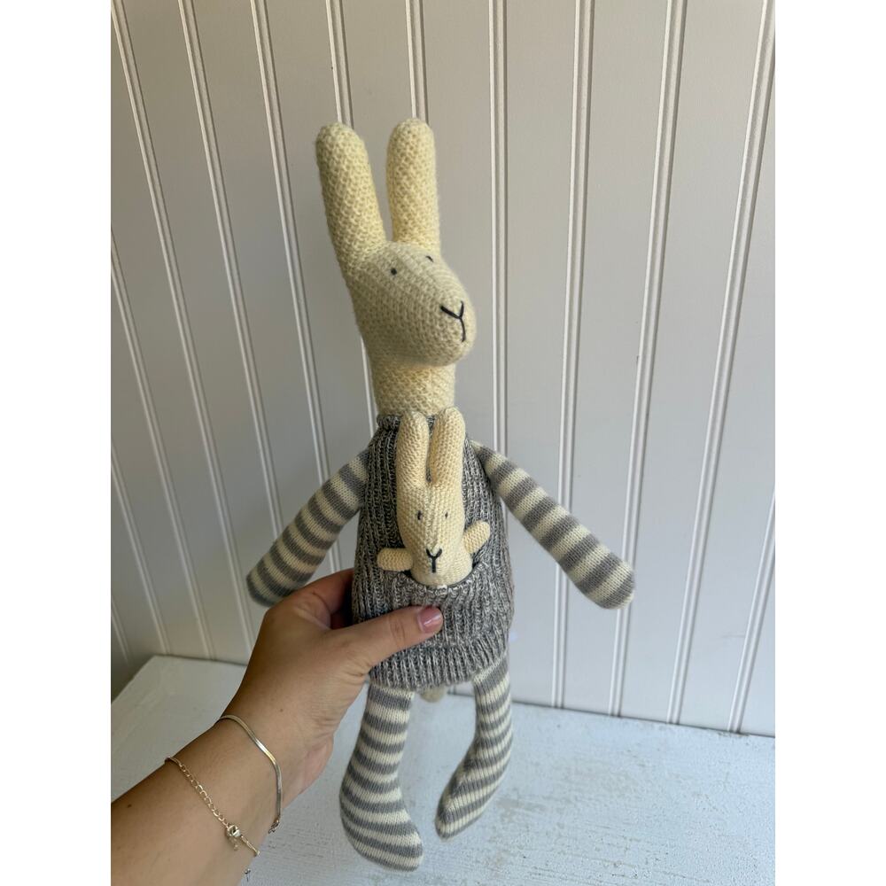 Creative Co-op Kangaroo & Joey Plush Knit Crocheted Grey White 17" Baby Lovey - Picture 2 of 7